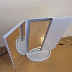 LEDバー付き 3面 女優ミラー 10倍拡大鏡 卓上スタンド ホワイト Santasanの画像