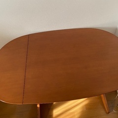 ダイニングテーブルの画像