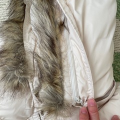 UNIQLO フード取り外し可能　ダウンジャケットの画像