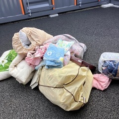早い者勝ち　無人受け渡し無料　布団タオルケットとか色々の画像