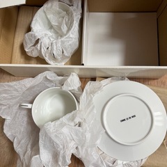 コムサ　コーヒーカップ、お皿セットの画像