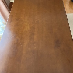 ダイニングテーブルの画像