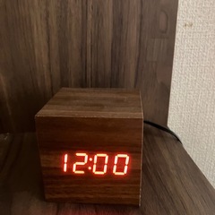 時計　温度計　カレンダーの画像