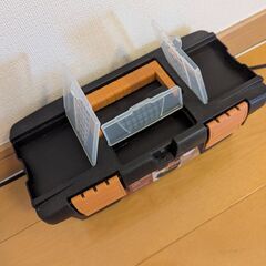 【仮押さえ中】[未使用] 小さめツールボックス パーツボックスの画像