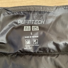 ユニクロ パフテックコンパクベスト メンズ Sサイズ ブラック 黒 インナーベスト 防寒の画像