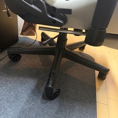 【本日限定】3000円！Dowinx ゲーミングチェア/使用9ヶ月/マッサージ機能付の画像