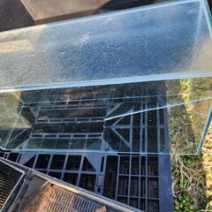 水槽、上部フィルターの画像