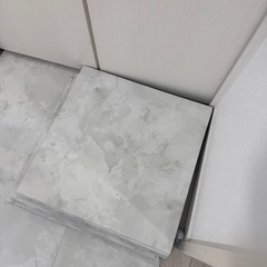 📍決まりました 大理石風フロアタイルの画像