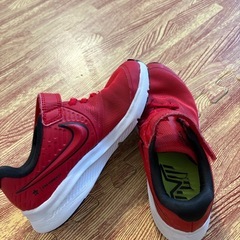 NIKE スニーカー　赤色　18.5cmの画像