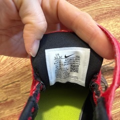 NIKE スニーカー　赤色　18.5cmの画像