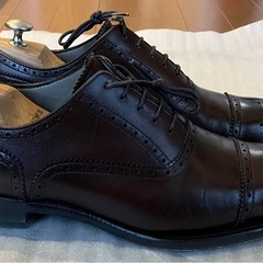 紳士靴とシューキーパーの画像