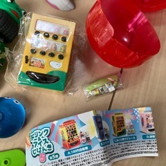 細かいおもちゃの画像