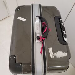 海外旅行　スーツケース　ブラックの画像