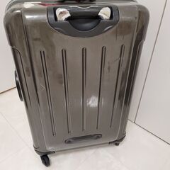 海外旅行　スーツケース　ブラックの画像
