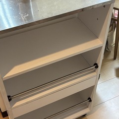 キッチンラック　食器収納用　ホワイトステンレス　コロコロつきの画像