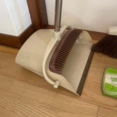【無料】ホウキセットとクイックルワイパーの画像