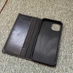 iPhone14の手帳型ケースの画像