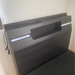 シングルベッドフレーム ライト付き　棚付きの画像