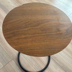 サイドテーブルの画像