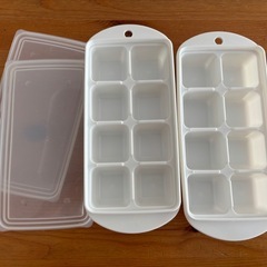 蓋付き小分けタッパー　2個　差し上げますの画像