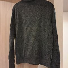 バナナ・リパブリックのメンズニットの画像