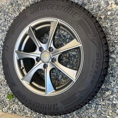 ブリヂストン BLIZZAK DM-V3（225/65R17）スタッドレスタイヤ　レクサスNXで使用の画像