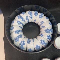 染付 花柄 茶碗27個セット 茶櫃 内蓋付 茶びつ 茶道具入れ 茶器 漆器 工芸の画像