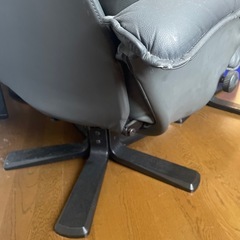 パーソナルチェア　オットマン付きの画像
