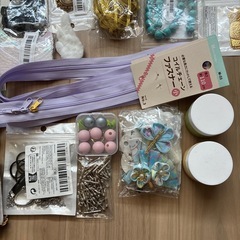 ハンドメイド品材料　造花　アルファベットシール　ブレードリボンの画像