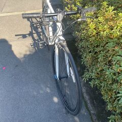 リサイクルショップどりーむ天保山店　No588 クロスバイク　２８インチ　ギア切替付き🎵　REUNION　LILU　かっこいいクロスバイクです🎵の画像