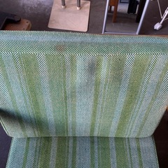 1人掛けソファ　※薄らしみ有り　2台有ります　１つのお値段ですの画像