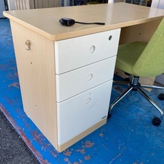 【超激安】【早い者勝ち】学習机の画像