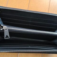 イントレチャート　ラウンドジップ長財布の画像