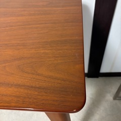 デスク・椅子のセットの画像