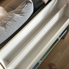 子供用、玩具箱、本棚の画像