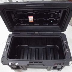 ① OVERLAND SPEC OUTDOORS Rugged box ツールボックス ハードケース 90L ブラック オーバーランド スペック アウトドアーズ アウトドア キャンプ 苫小牧西店の画像