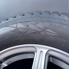 バリ山！スタッドレス　185/65R15 92Q 2022年製　トーヨー　TOYO OBSERVE GIZ2 冬4本セット、15X5.5J 100-4H ＋42の画像
