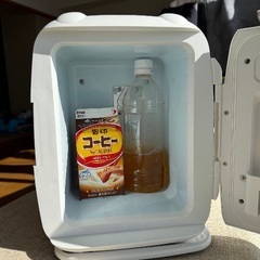 【中古】ミニ冷蔵庫 500ml を４本収納可能の画像