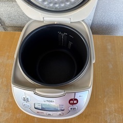 タイガー 1升用 10合 炊飯器 JBH-A180 炊飯ジャー　の画像