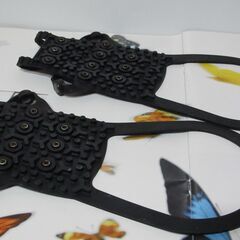 💗新品💗凍結滑り止め用品💗ゴム製スパイク金具付き　ゴムが伸びるためフリーサイズの画像