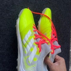 アディダス スニーカー　の画像