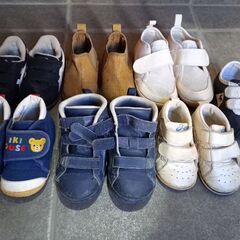 こども靴7足　傷汚れ破れ有　明日処分しますの画像