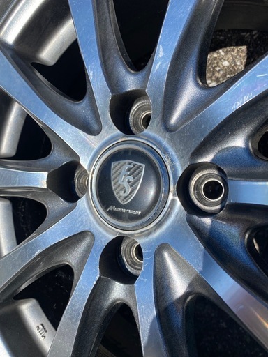 受け渡し決定しました　
175/65R15 ブリヂストン　スタッドレスタイヤ