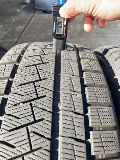 オデッセイ ヴェゼル エスティマ 215/55R17 バリ山 スタッドレスタイヤ 4本 PIRELLI ICEASIMMETRICO