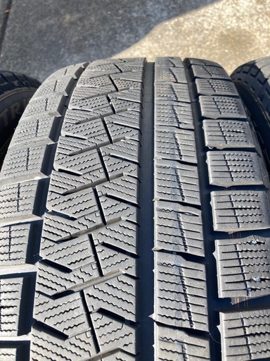 オデッセイ ヴェゼル エスティマ 215/55R17 バリ山 スタッドレスタイヤ 4本 PIRELLI ICEASIMMETRICO