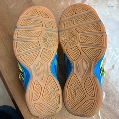 サッカー室内シューズ18センチの画像