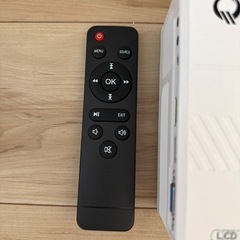 QKK 小型プロジェクター AK83の画像