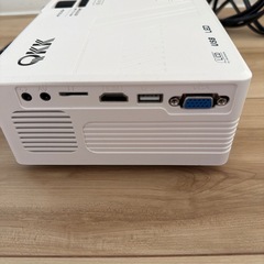 QKK 小型プロジェクター AK83の画像