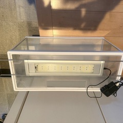 【中古品】水槽　LED照明器具付きの画像