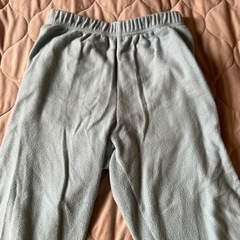 ユニクロ　ハチワレ　シナモン　パジャマ　140の画像